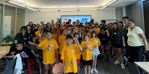 CEDAR campers and volunteers big group photo.